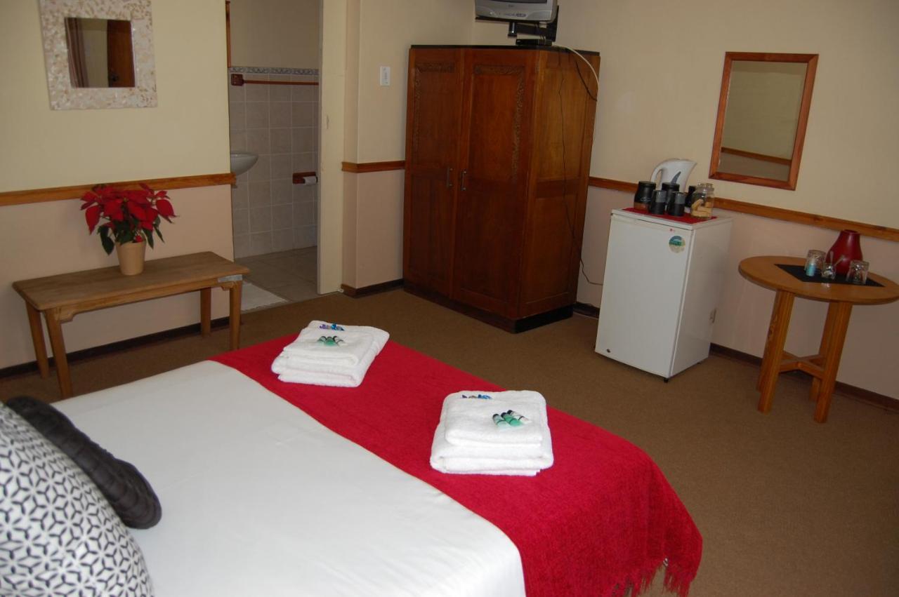 Evergreen Guesthouse อัพพิงตัน ภายนอก รูปภาพ