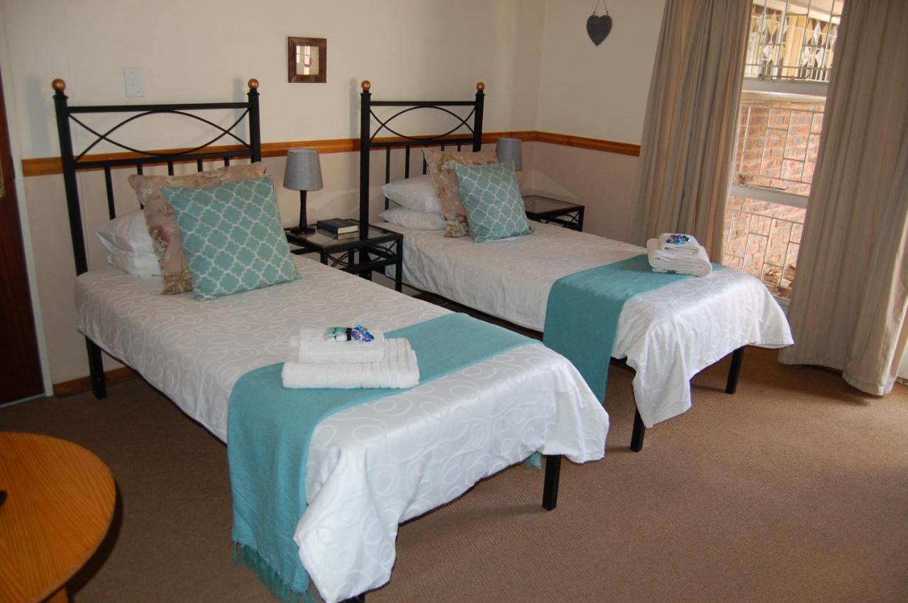 Evergreen Guesthouse อัพพิงตัน ภายนอก รูปภาพ