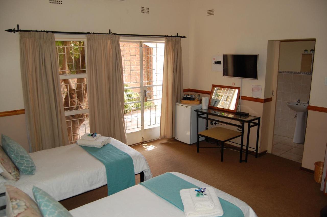 Evergreen Guesthouse อัพพิงตัน ภายนอก รูปภาพ